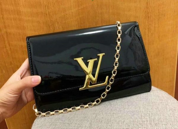 Louis Vuitton AAA+ Replica Gold Chain Leather Cross Body Bag YB44225219763