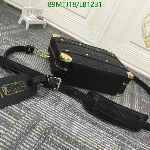 Louis Vuitton AAA+ Replica Handle Trunk LB12315761238