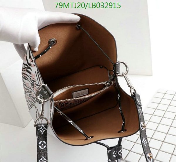 Louis Vuitton AAA+ Replica Hot Springs Vernis Leather Backpack Black/White  LB03291554328