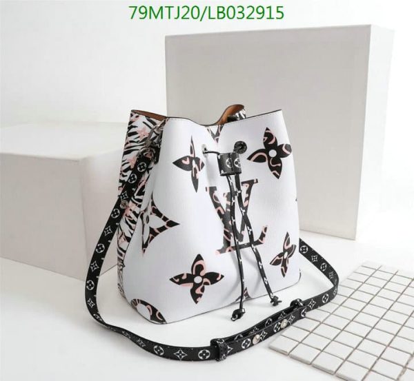 Louis Vuitton AAA+ Replica Hot Springs Vernis Leather Backpack Black/White  LB03291554328