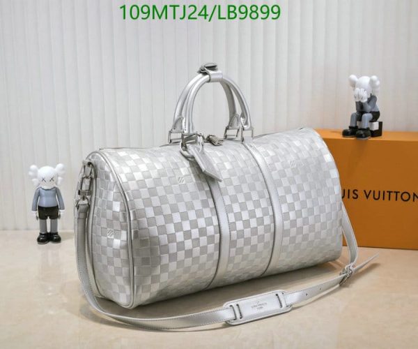 Louis Vuitton AAA+ Replica Keepall 50 checkerboard print leather handle bag LB98995987467