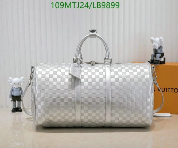 Louis Vuitton AAA+ Replica Keepall 50 checkerboard print leather handle bag LB98995987467