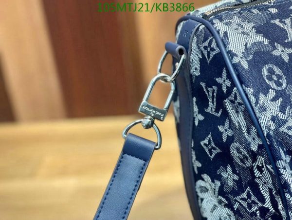 Louis Vuitton AAA+ Replica Keepall Bandouliere Bag KB38662546789