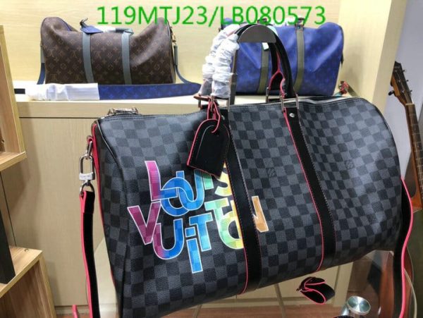 Louis Vuitton AAA+ Replica Keepall Bandoulière Bag LB08057381753