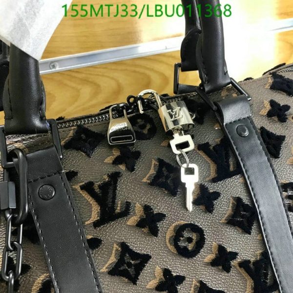 Louis Vuitton AAA+ Replica Keepall Triangle Bandouliere LBU0113685039