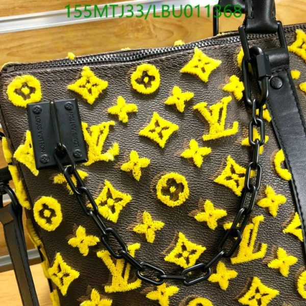 Louis Vuitton AAA+ Replica Keepall Triangle Bandouliere LBU0113685039