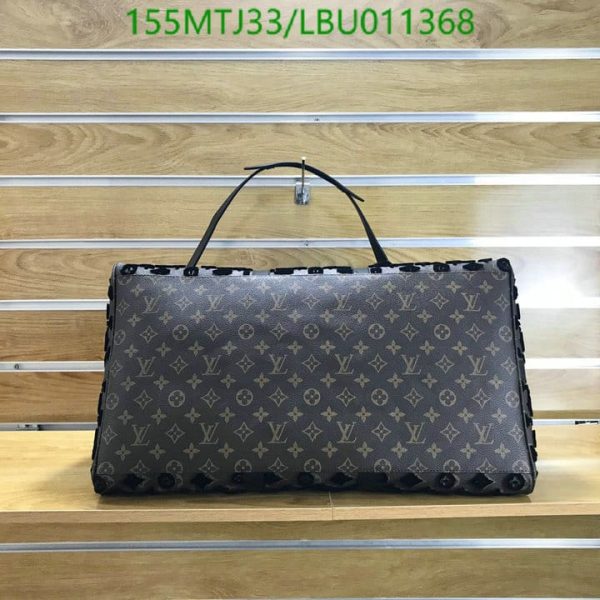 Louis Vuitton AAA+ Replica Keepall Triangle Bandouliere LBU0113685039