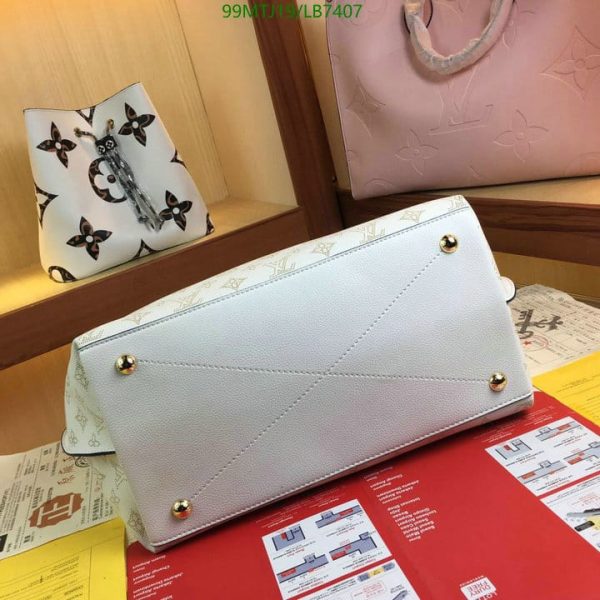 Louis Vuitton AAA+ Replica Ladies Handbag LB74072586458