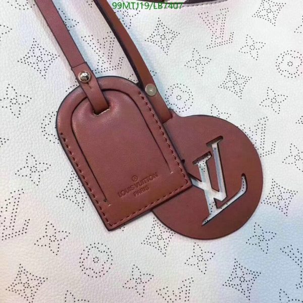 Louis Vuitton AAA+ Replica Ladies Handbag LB74072586458