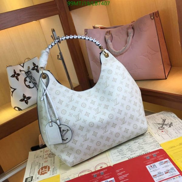 Louis Vuitton AAA+ Replica Ladies Handbag LB74072586458