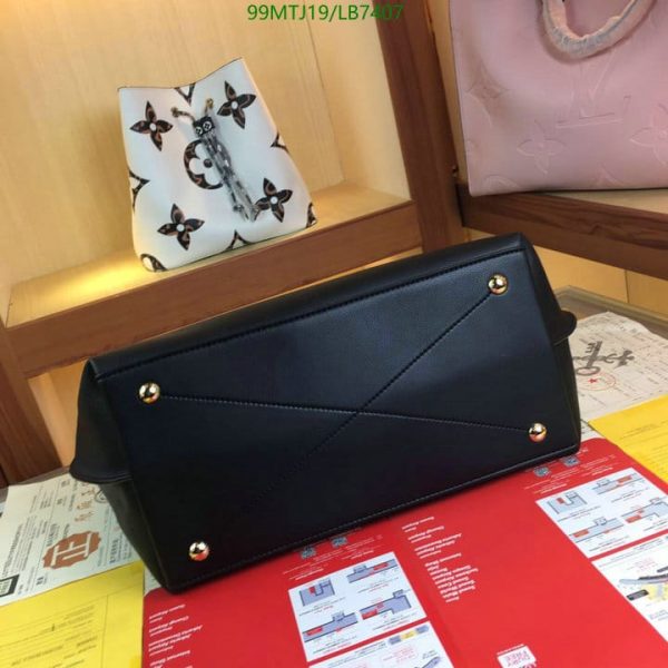 Louis Vuitton AAA+ Replica Ladies Handbag LB74072586458