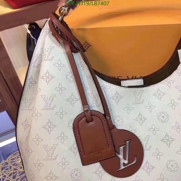 Louis Vuitton AAA+ Replica Ladies Handbag LB74072586458