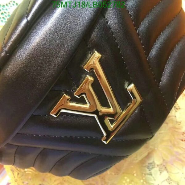 Louis Vuitton AAA+ Replica Leather New Wave Bumbag LB05278257016