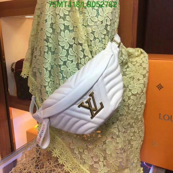 Louis Vuitton AAA+ Replica Leather New Wave Bumbag LB05278257016