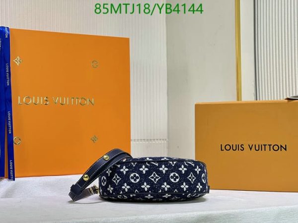 Louis Vuitton AAA+ Replica Loop Baguette Handbag YB41447459823