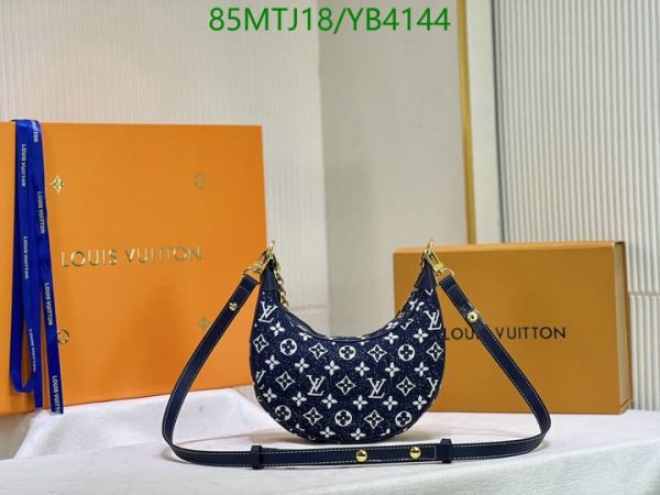 Louis Vuitton AAA+ Replica Loop Baguette Handbag YB41447459823