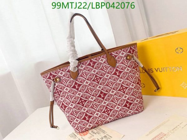 Louis Vuitton AAA+ Replica MM Gold Hardware LBP0420765428