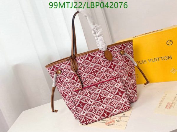 Louis Vuitton AAA+ Replica MM Gold Hardware LBP0420765428