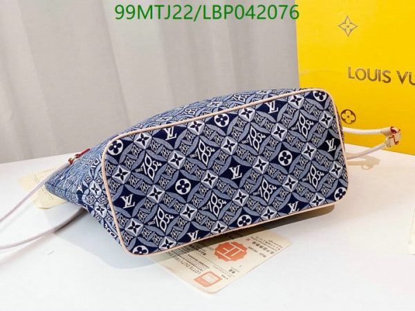 Louis Vuitton AAA+ Replica MM Gold Hardware LBP0420765428