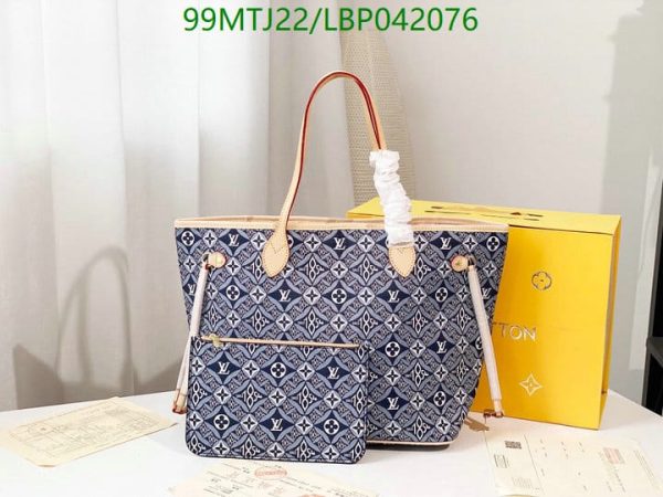 Louis Vuitton AAA+ Replica MM Gold Hardware LBP0420765428