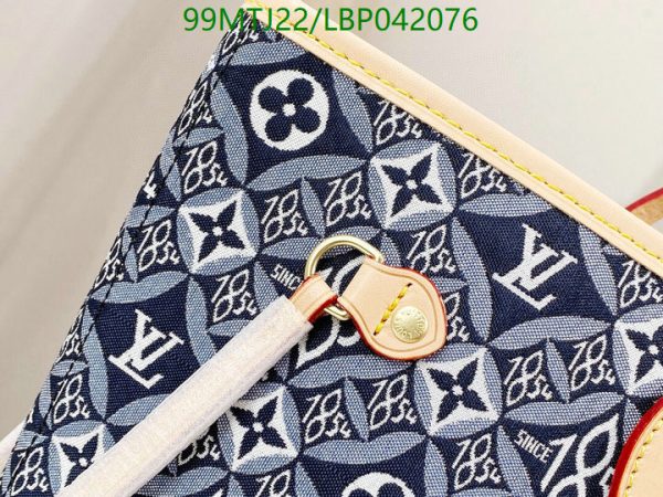 Louis Vuitton AAA+ Replica MM Gold Hardware LBP0420765428