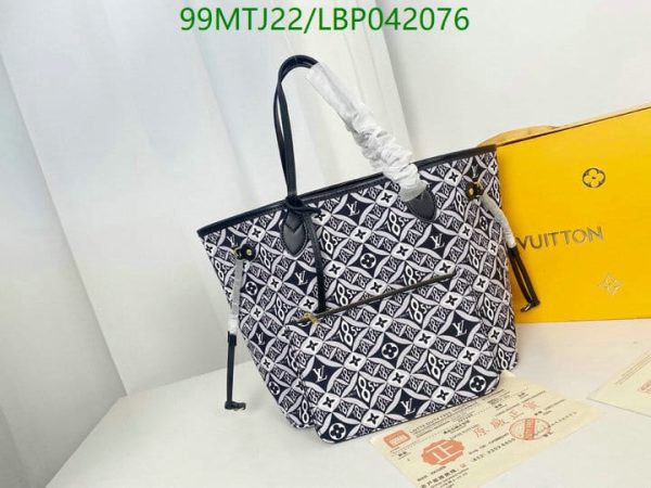 Louis Vuitton AAA+ Replica MM Gold Hardware LBP0420765428