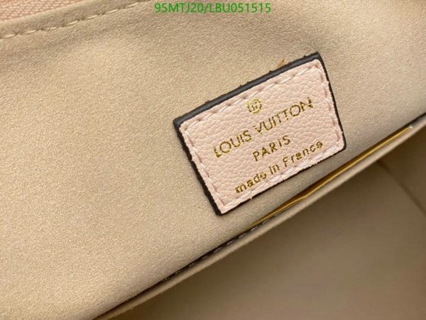 Louis Vuitton AAA+ Replica Marshmallow LBU0515152154