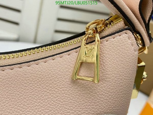 Louis Vuitton AAA+ Replica Marshmallow LBU0515152154