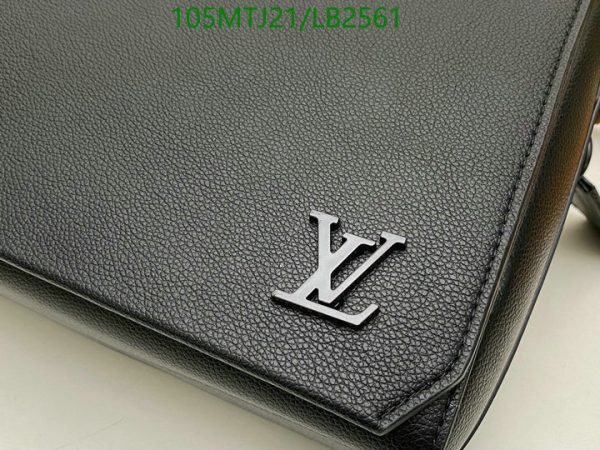 Louis Vuitton AAA+ Replica Messenger Bag LB25618541237