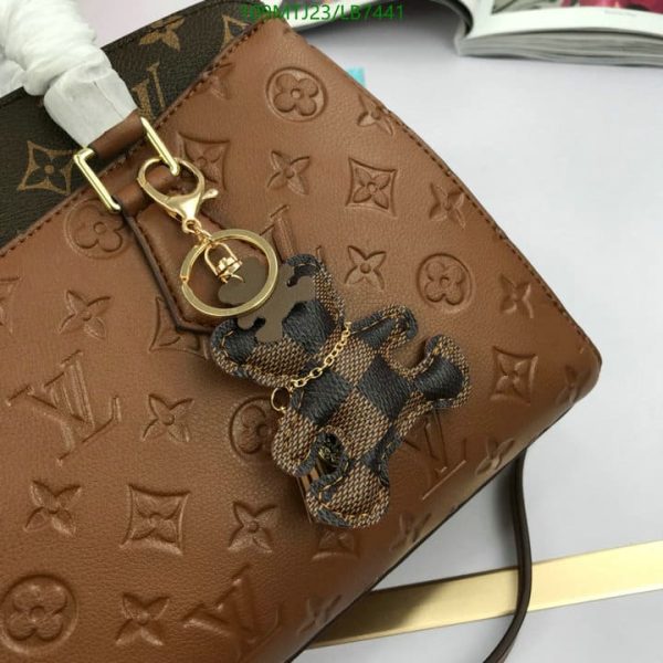 Louis Vuitton AAA+ Replica Montaigne MM Bag LB74413745829