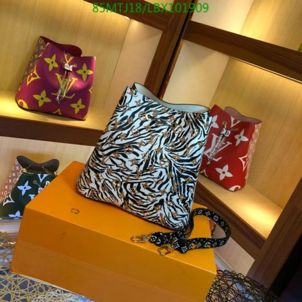 Louis Vuitton AAA+ Replica  Neonoe Jungle White Coated Canvas LBX1019093256