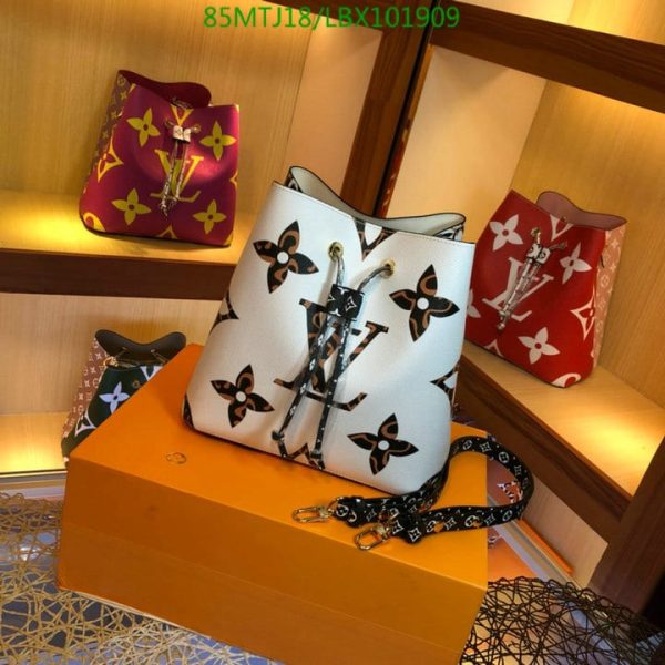 Louis Vuitton AAA+ Replica  Neonoe Jungle White Coated Canvas LBX1019093256