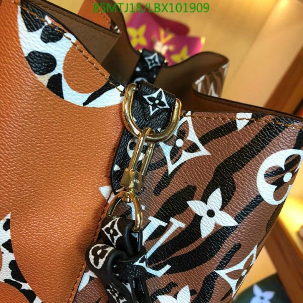 Louis Vuitton AAA+ Replica  Neonoe Jungle White Coated Canvas LBX1019093256