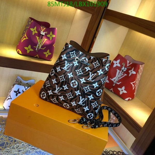 Louis Vuitton AAA+ Replica  Neonoe Jungle White Coated Canvas LBX1019093256