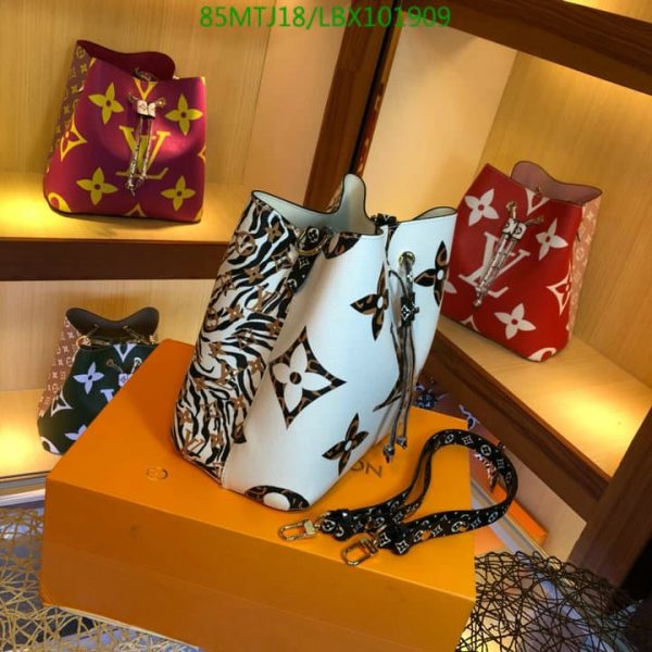 Louis Vuitton AAA+ Replica  Neonoe Jungle White Coated Canvas LBX1019093256