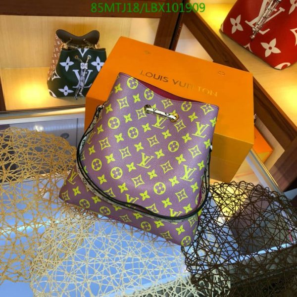 Louis Vuitton AAA+ Replica  Neonoe Jungle White Coated Canvas LBX1019093256