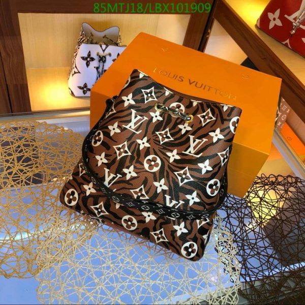 Louis Vuitton AAA+ Replica  Neonoe Jungle White Coated Canvas LBX1019093256