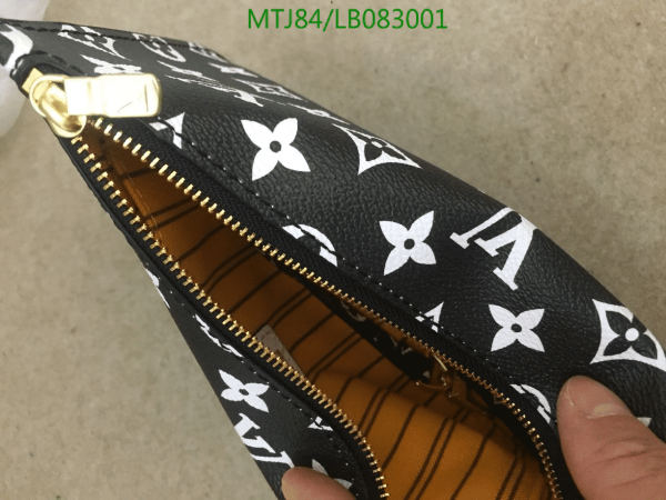 Louis Vuitton AAA+ Replica Neverfull Jungle MM Tote Bag LB08300156324