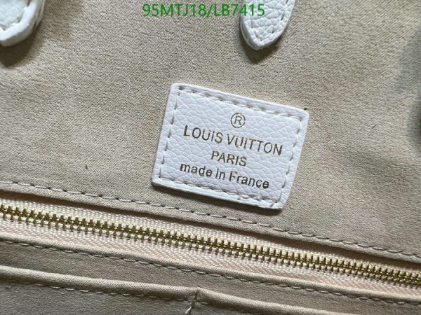 Louis Vuitton AAA+ Replica Neverfull MM leather tote bag LB74158014765