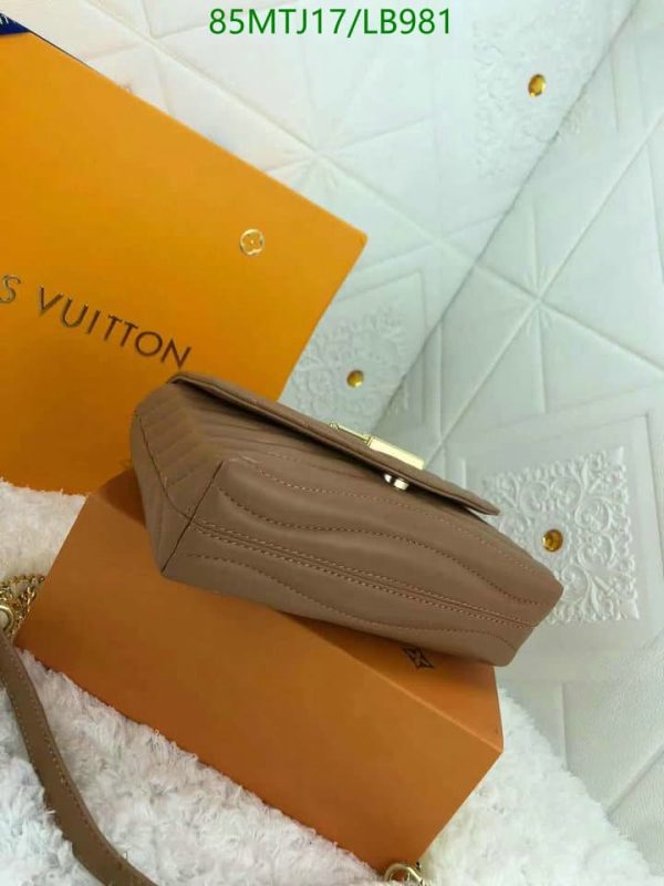 Louis Vuitton AAA+ Replica New Wave Chain Bag LB98124683962