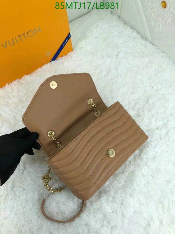 Louis Vuitton AAA+ Replica New Wave Chain Bag LB98124683962