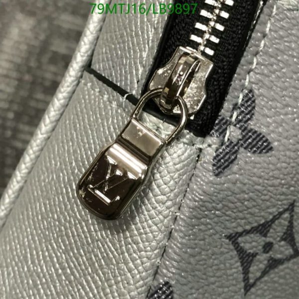 Louis Vuitton AAA+ Replica Outdoor Slingbag LB98975898629