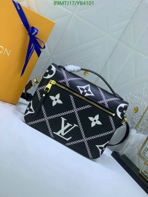 Louis Vuitton AAA+ Replica Pochette Metis Bag YB41017512340