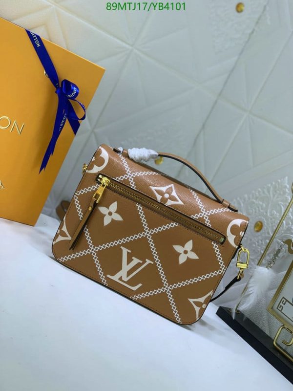 Louis Vuitton AAA+ Replica Pochette Metis Bag YB41017512340