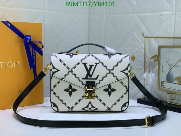 Louis Vuitton AAA+ Replica Pochette Metis Bag YB41017512340