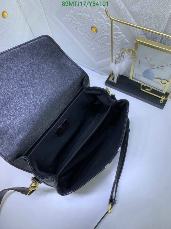 Louis Vuitton AAA+ Replica Pochette Metis Bag YB41017512340