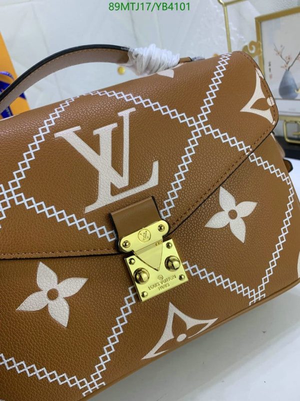 Louis Vuitton AAA+ Replica Pochette Metis Bag YB41017512340