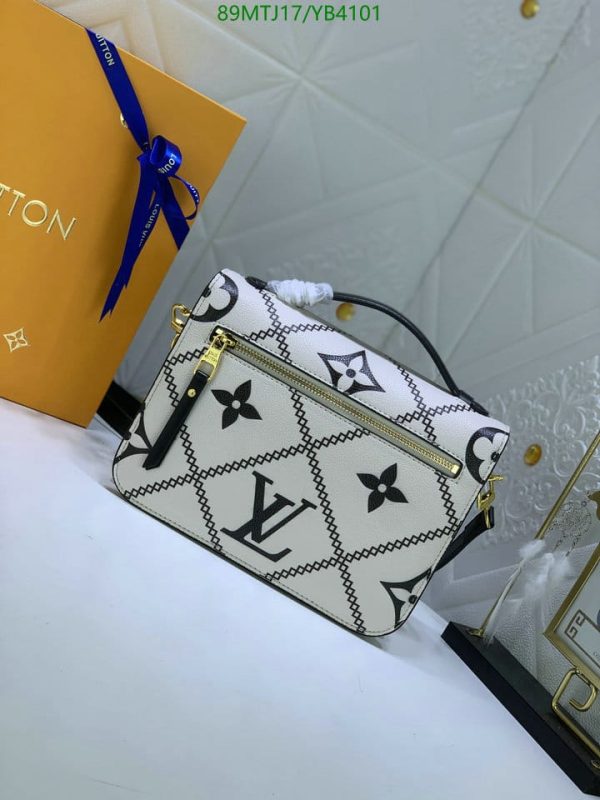 Louis Vuitton AAA+ Replica Pochette Metis Bag YB41017512340