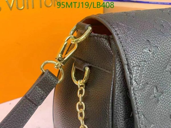 Louis Vuitton AAA+ Replica Pochette Metis in Black LB40884356908