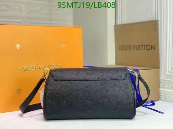 Louis Vuitton AAA+ Replica Pochette Metis in Black LB40884356908